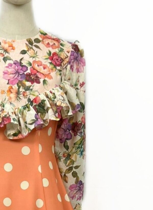 Traje color naranja con lunar beige - Imagen 2